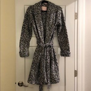 NWOT Victoria’s Secret Robe